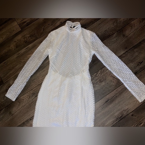 NWOT PLT White Embroidered Lace Long Sleeved Backless Bodycon Midi Dress - Picture 2 of 16